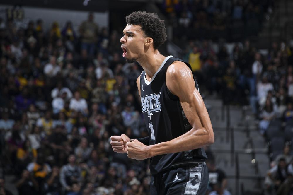 尽管他的动 尽管他的动