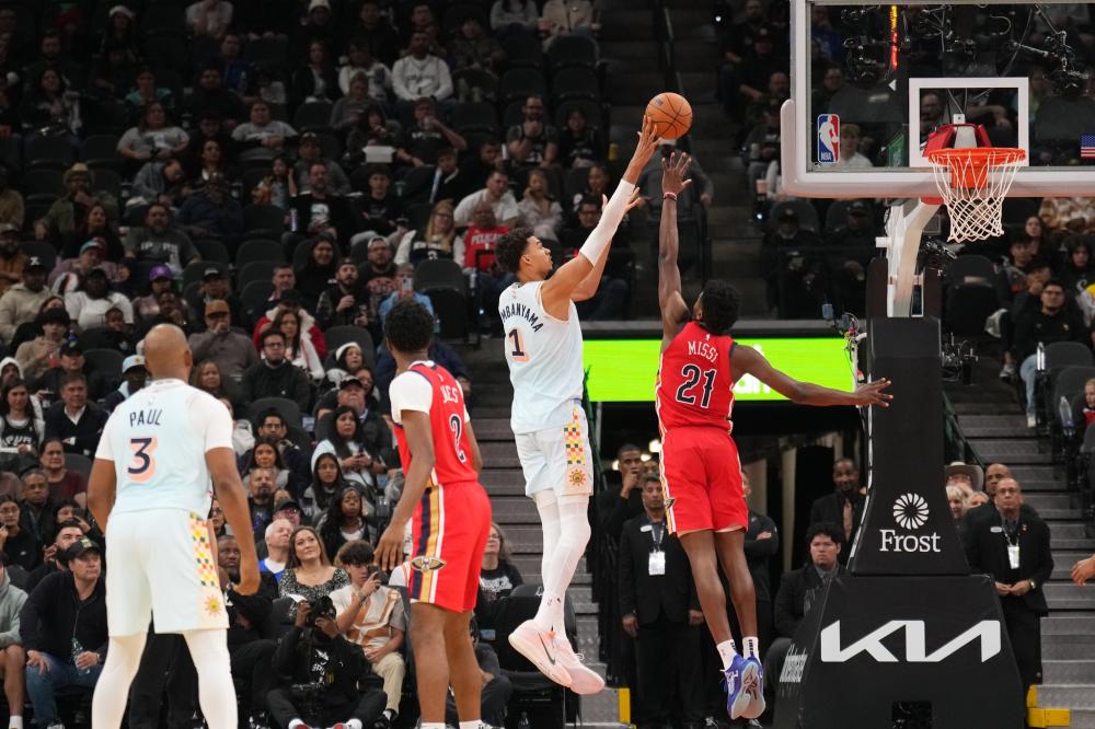 [篮球]费内巴切客场力克巴黎队.